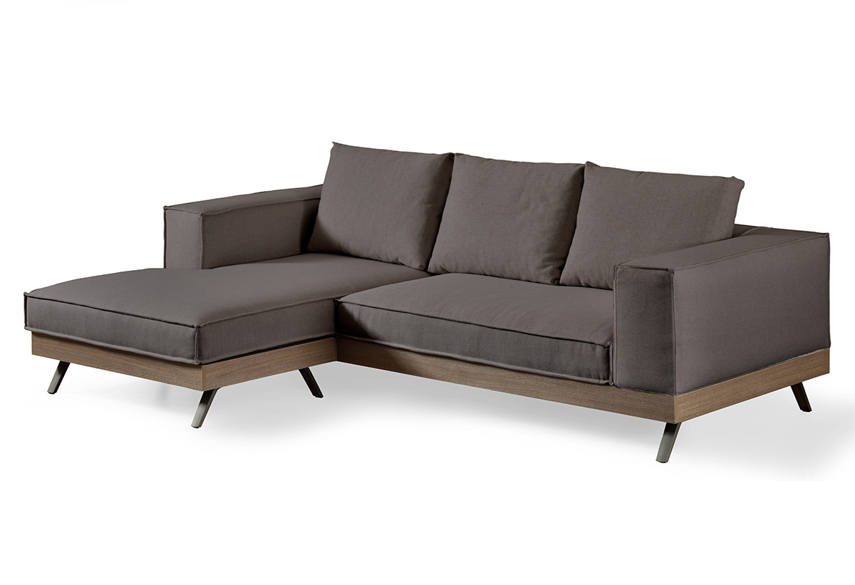 Απεικονίζεται ο καναπές από διαγώνια όψη.